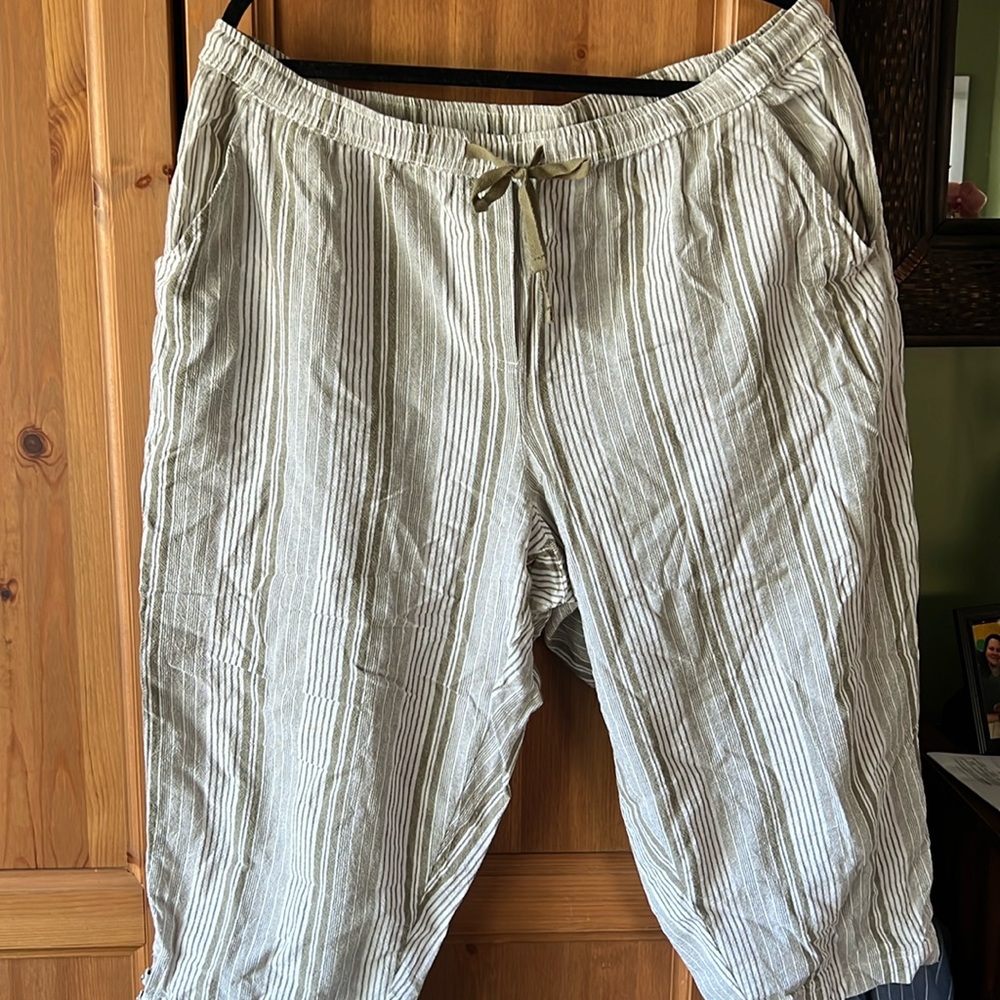 Capri pants